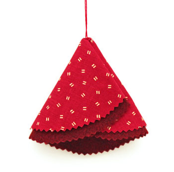 Easy Christmas Crafts Folded Felt and Fabric Christmas Tree finished red version with pinked edges