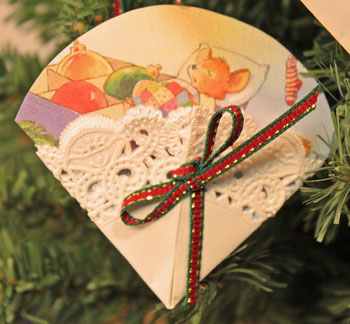 Easy Christmas Crafts Paper Doily Greeting Card Ornament waiting for Christmas morning