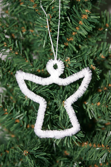 Easy Christmas crafts snow angel with yarn on tree