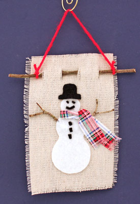 Easy Christmas Crafts Felt and Twig Snowman finished wall hanging