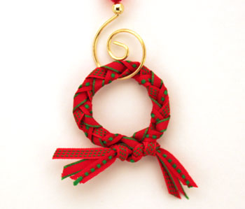 Braided ribbon wreath ornament smaller size