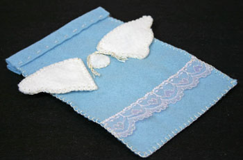 Easy Angel Crafts Angel Gift Bag add blanket stitch around sides and bottom