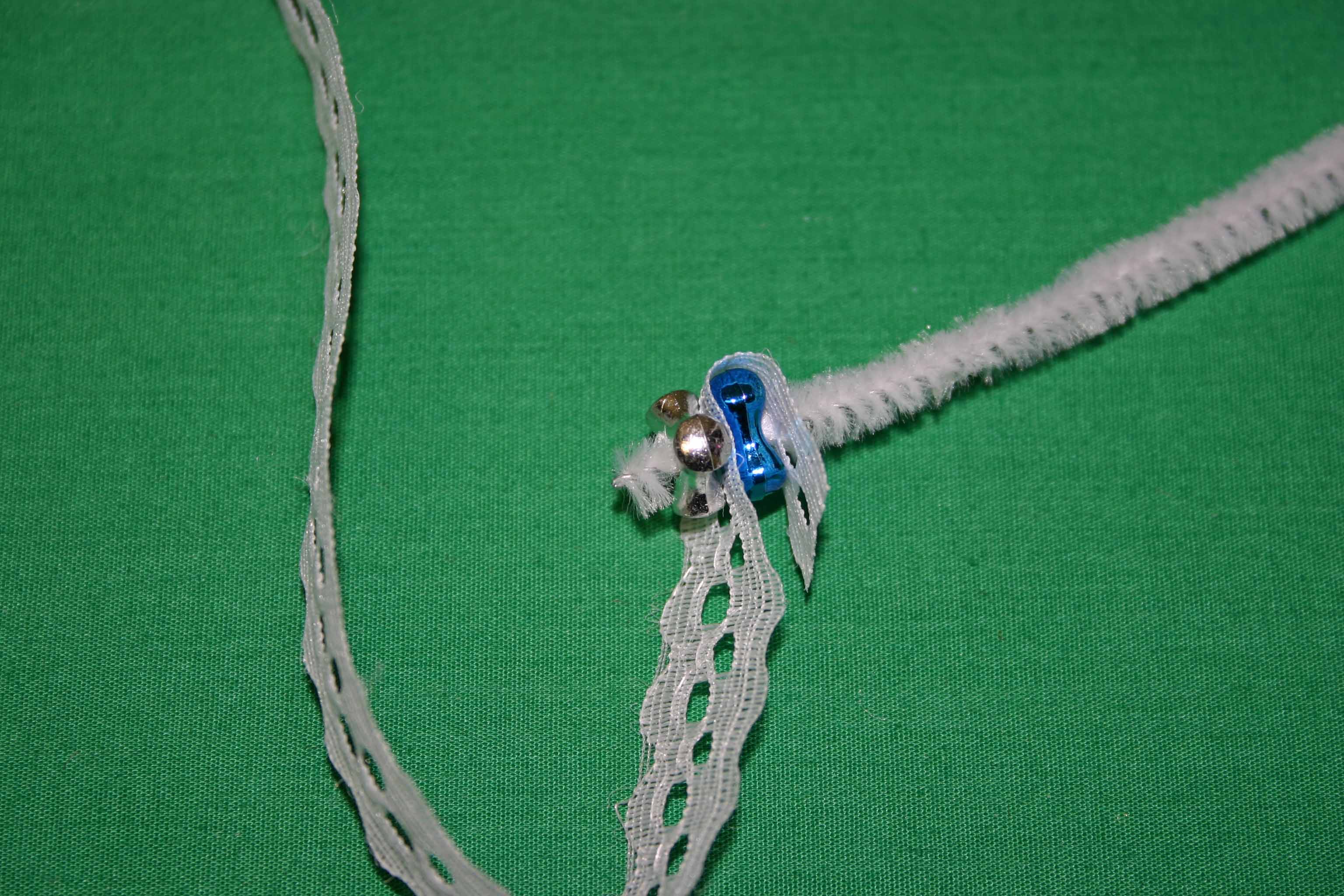 Beaded Christmas wreath blue silver add another bead