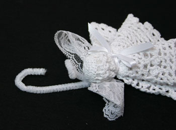 Easy Angel Crafts Doily Angel shape wire into halo and hanger