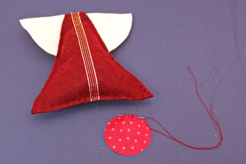 Easy Angel Crafts Felt Triangle Angel step 5 sew around fabric circle