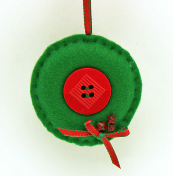 Easy Christmas Crafts Button Wreath Ornament finished and hanging