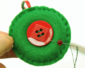 Easy Christmas Crafts Button Wreath Ornament step 11 add first bead