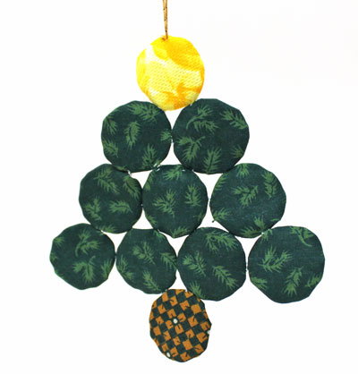Easy Christmas Crafts Christmas Tree of Craft Yo Yos hanging on stand showing plain side