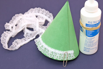 Easy Christmas Crafts Construction Paper Christmas Tree step 4 begin gluing lace