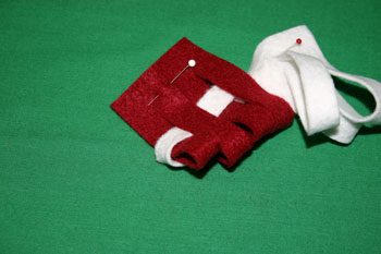 Easy Christmas Crafts Felt Basket end with white around red