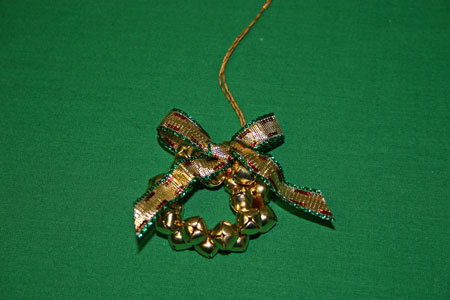 Easy Christmas Crafts Jingle Bell Wreath finished