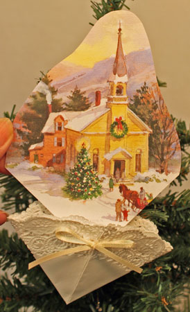 Easy Christmas Crafts Paper Doily Greeting Card Ornament finished greeting card scene