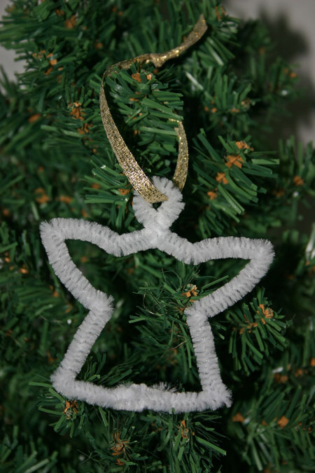 Easy Christmas crafts snow angel with ribbon on tree