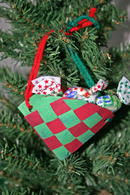 Easy Christmas Crafts paper basket cone finished hanging on tree