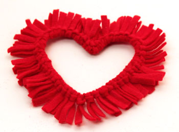 Easy felt crafts fringed felt heart step 10 correct shape