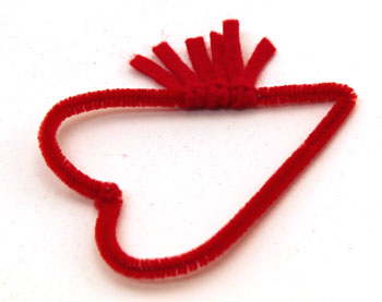 Easy felt crafts fringed felt heart step 8 add adjacent loops