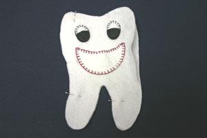 Easy felt crafts tooth pillow pin front and back together