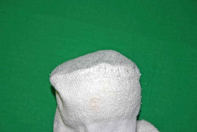 Frugal-Fun-Crafts-Mending-Socks-with-light-bulbs-white-sock-toe-finished