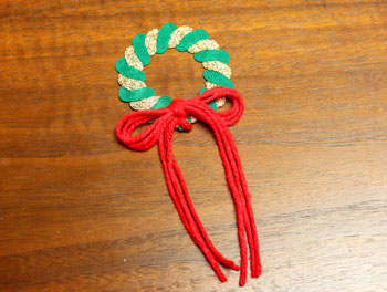 Rick Rack Wreath Ornament step 7 make bow