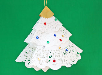 Stacked Doily Christmas Tree finished on display