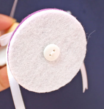 Easy Angel Crafts Stiff felt circles angel with button on the bottom
