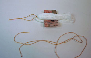 Easy Angel Crafts - Yarn Angel - Cut length of gold yarn