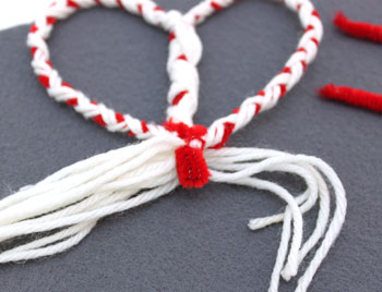 Yarn and Chenille Wire Heart Ornament step 16 bend wire ends