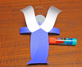 Curved Paper Angel step 9 glue yarn loop