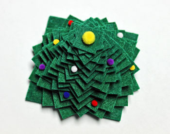 Felt Squares Christmas Tree step 12 ready to display