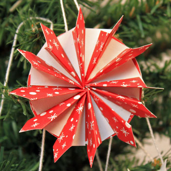 Easy Christmas Crafts Paper Pinwheel Wreath Ornament red and white