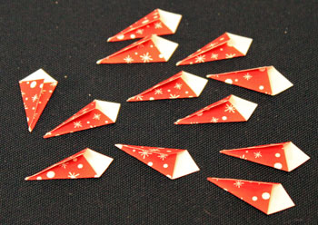 Easy Christmas Crafts Paper Pinwheel Wreath Ornament step 9 make all twelve the same