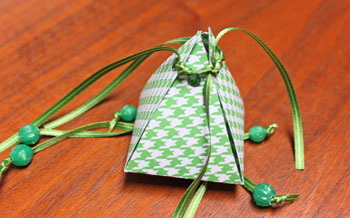 Pyramid Box Ornament step 14 tie adjacent open sides together
