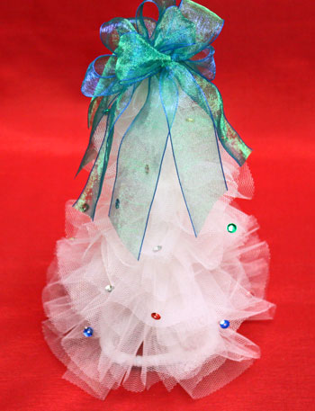 Tulle and Chenille Christmas Tree step 17 random sequins