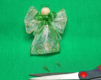 Wired Ribbon Angel step 8 tie ribbon bow